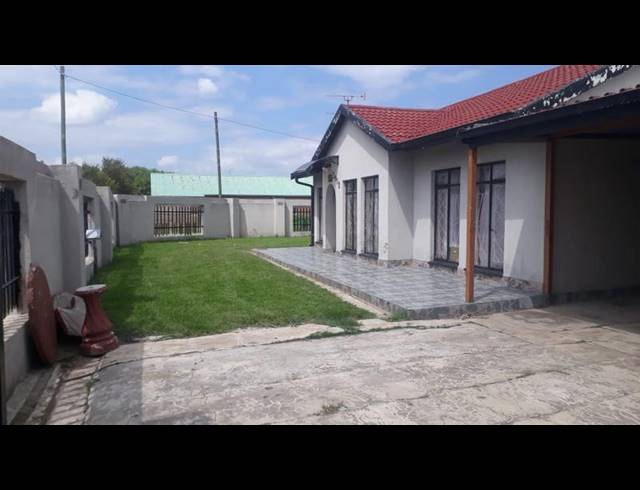 2 BEDROOM HOUSE FOR SALE IN ZAMDELA